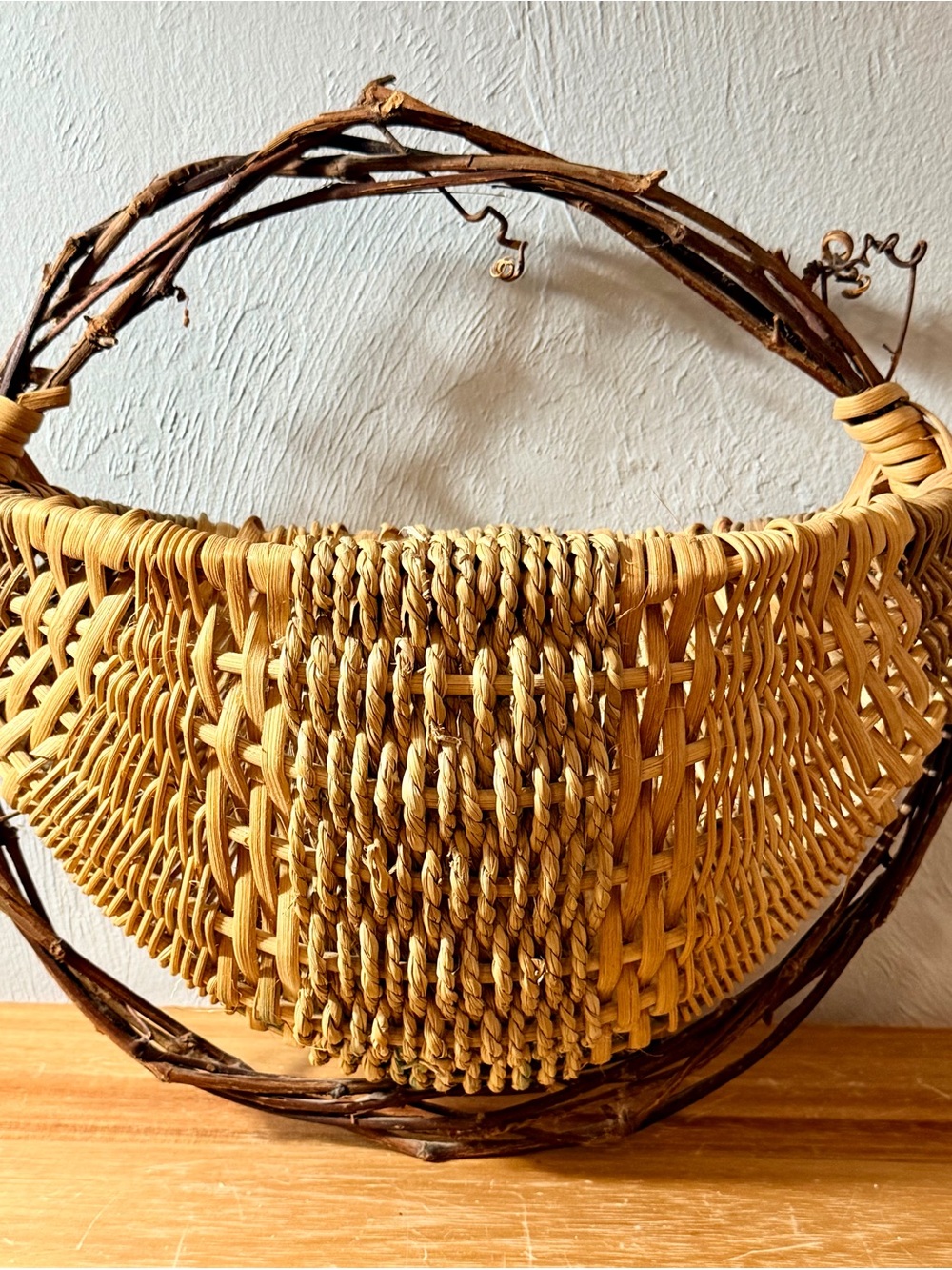 Vintage Handwoven Wicker Basket with Vine Handle - Natural Tan - Picture 4 of 11